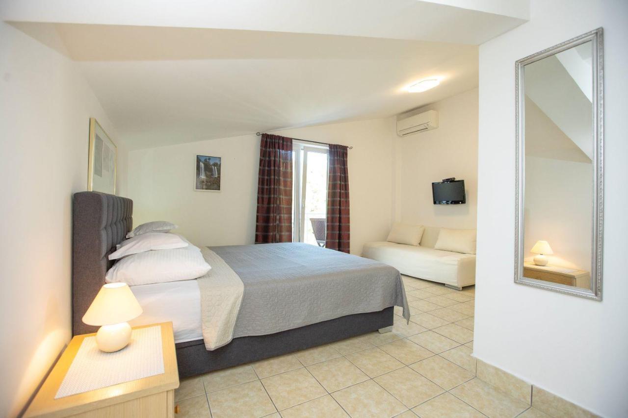 Apartments Mosor 오미스 외부 사진