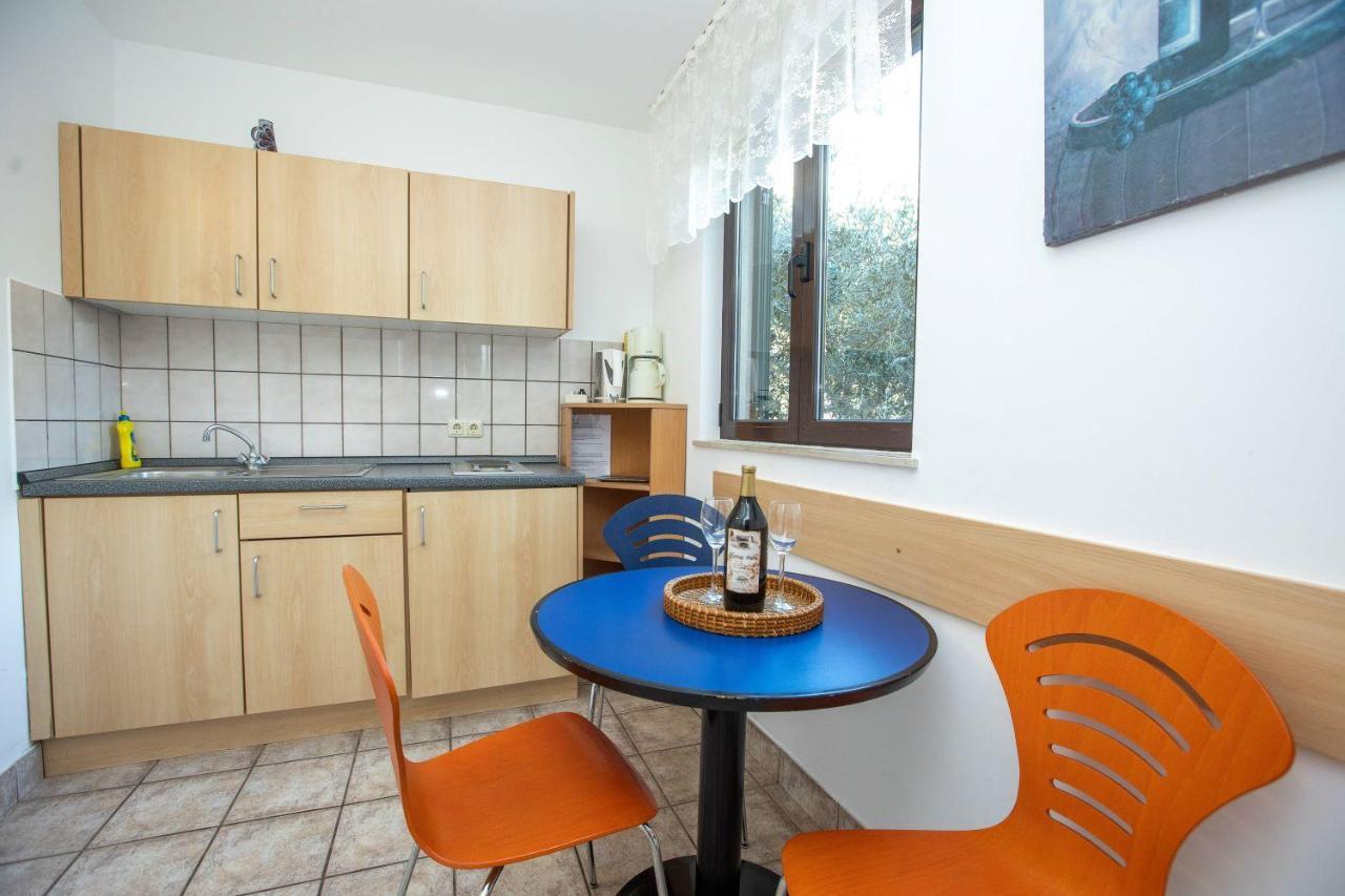 Apartments Mosor 오미스 외부 사진