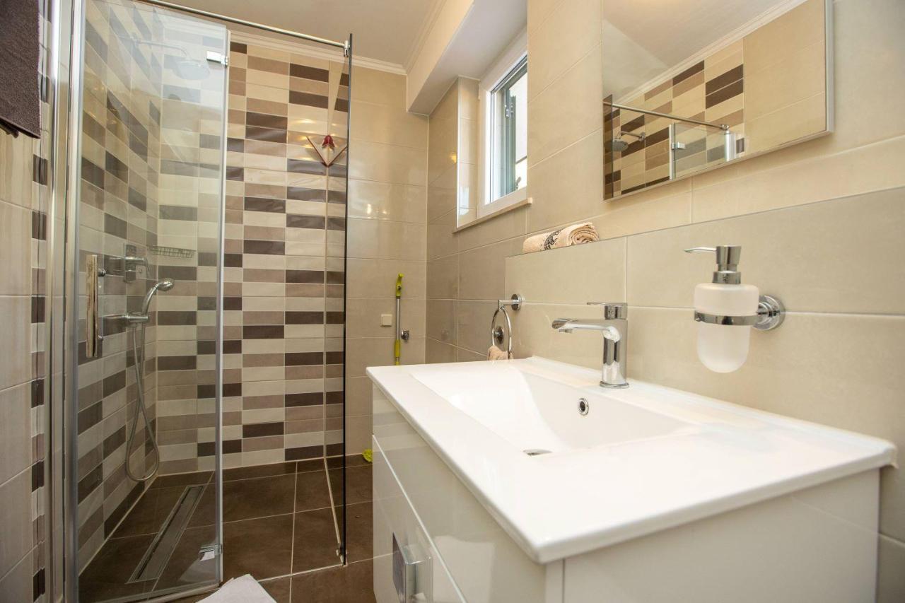 Apartments Mosor 오미스 외부 사진