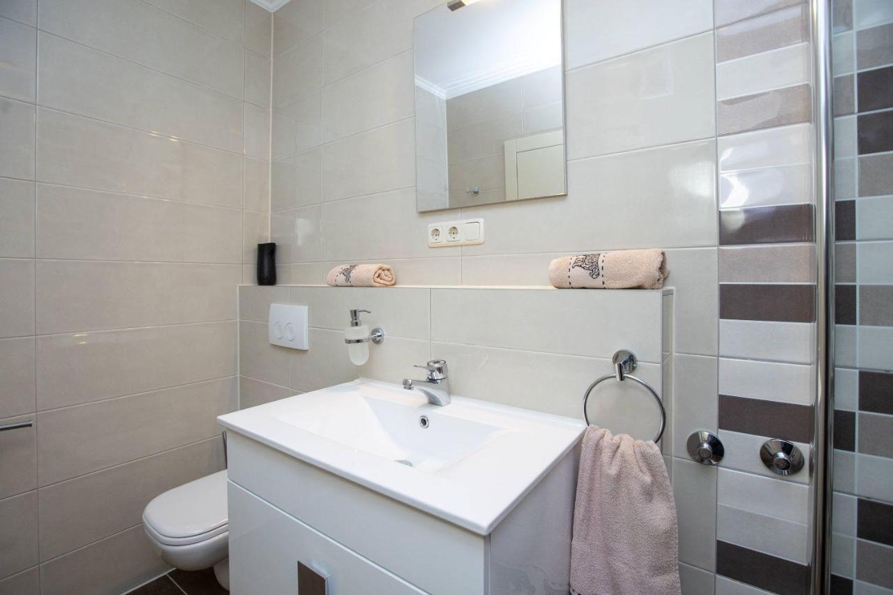 Apartments Mosor 오미스 외부 사진